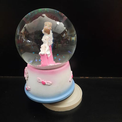 Snow globe couple