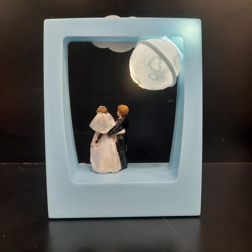 COUPLE showpiece