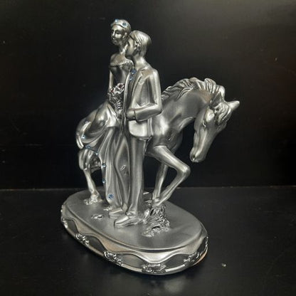 COUPLE showpiece