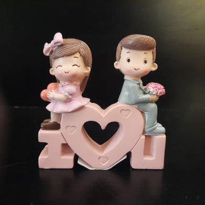 COUPLE showpiece