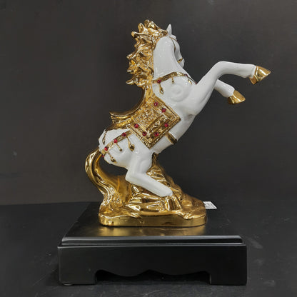GOLD AND WHITE HORSE SHOW PIECE