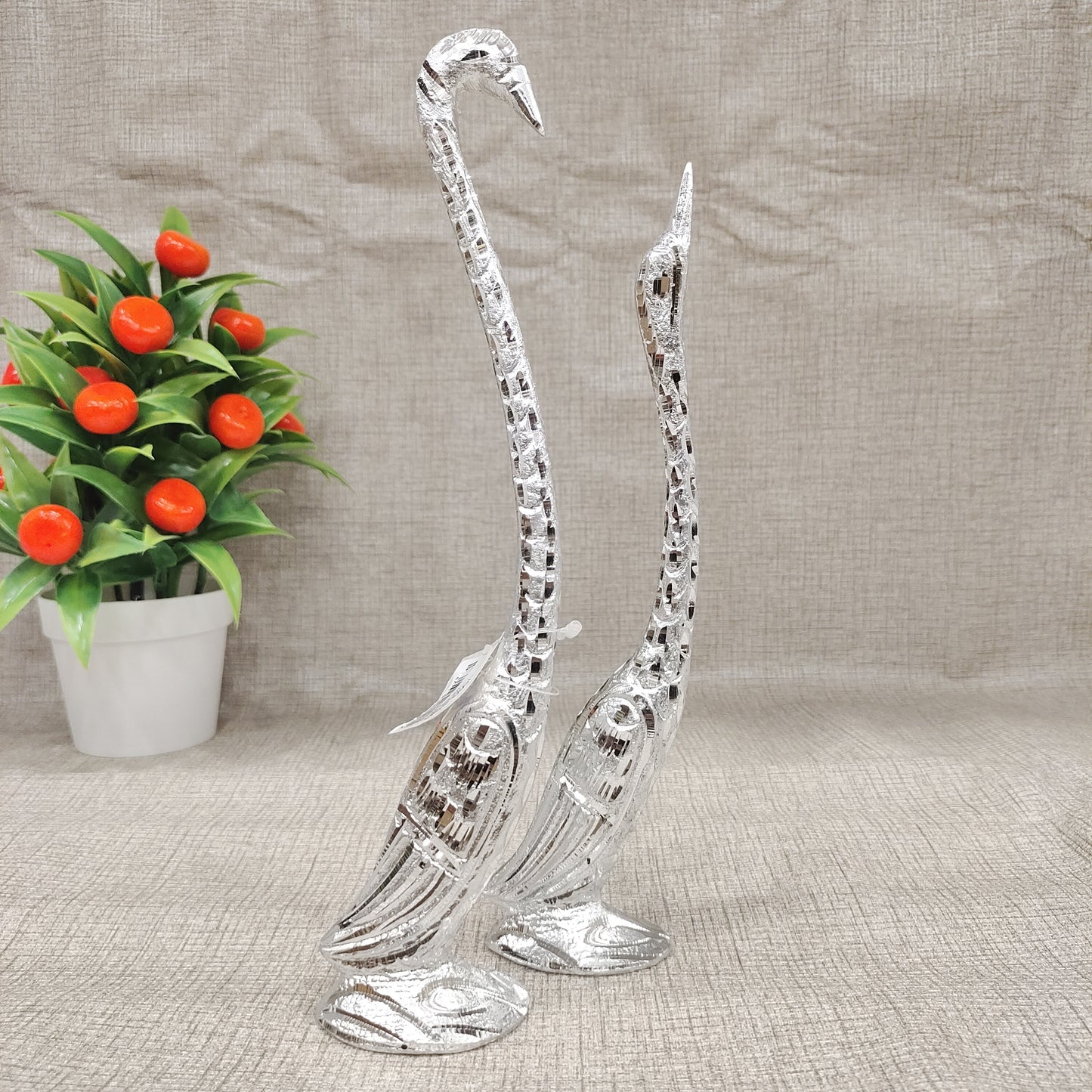 White metal kissing Swan SetJ07