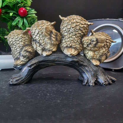 Owl family showpiece
