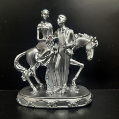 COUPLE showpiece