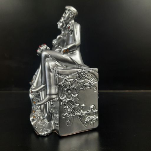 Couple showpiece