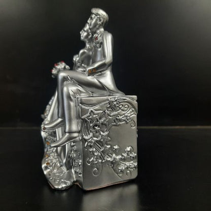 Couple showpiece