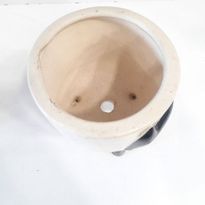 Ceramic pots