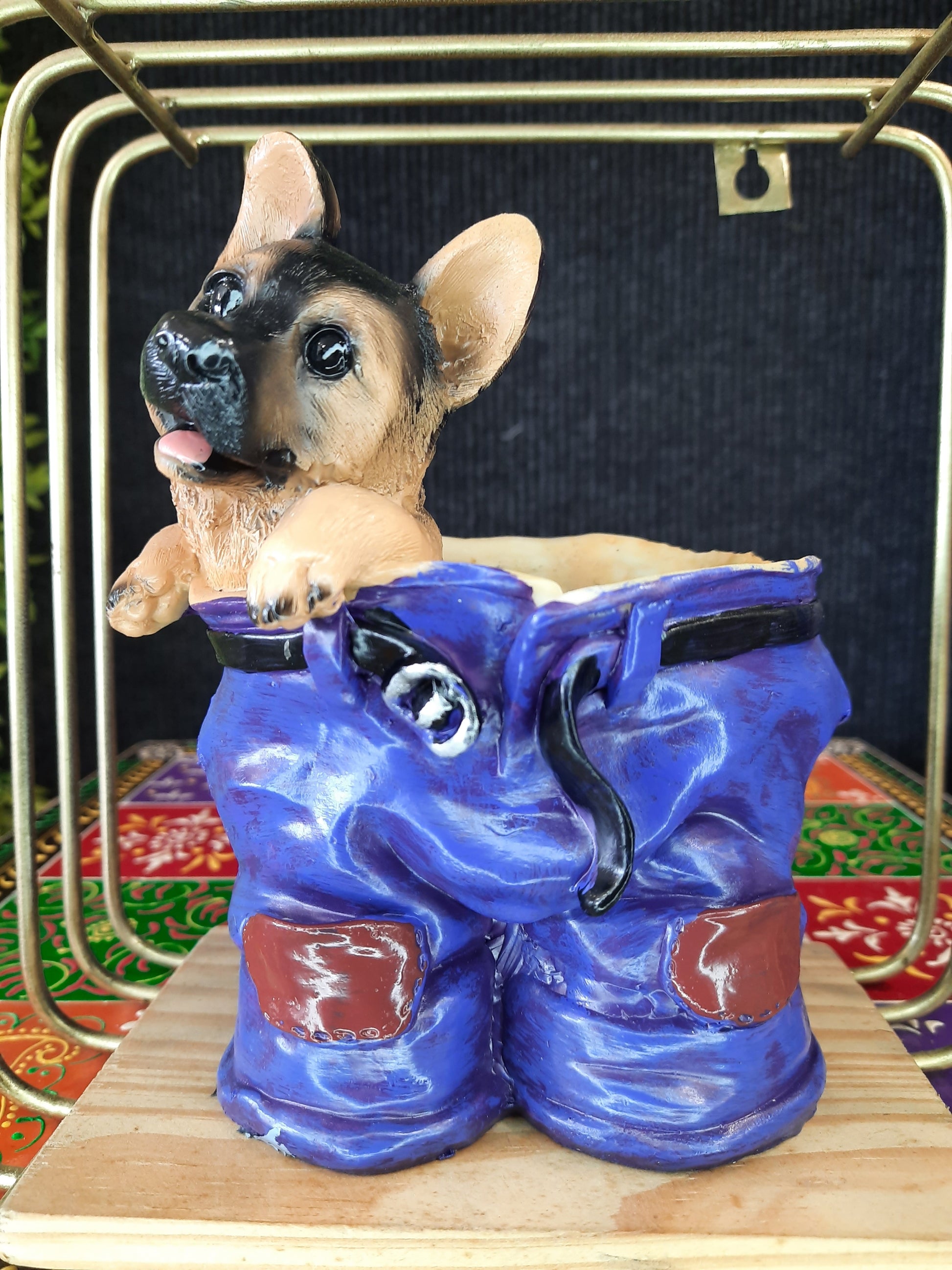 Puppy pant pen stand