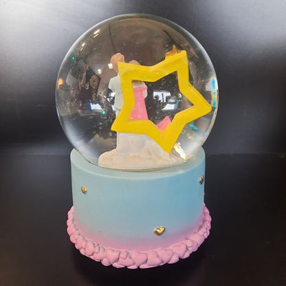 Doom water globe love couple
