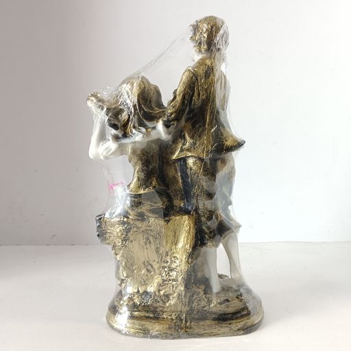 Couples show piece