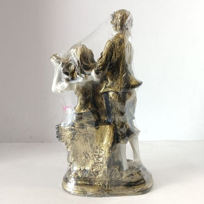 Couples show piece