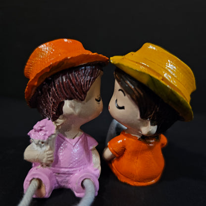 Decorative Miniature Romantic Love Kissing Couple Showpiece Decoration Items Birthday Wedding Gift for Husband Wife
