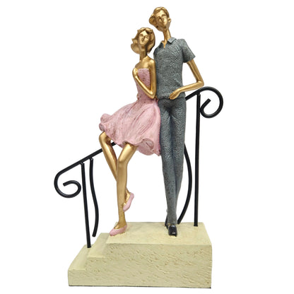 Romantic Couple Showpiece Figurine Modern Love Statue for Home Decor