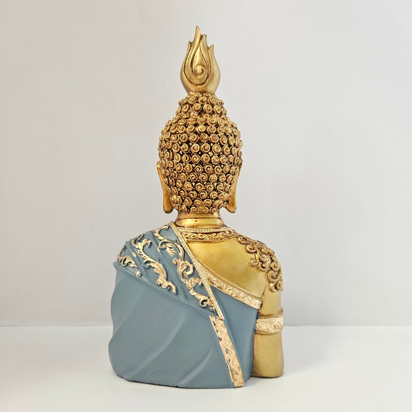 Beautiful Sitting Buddha with lotus flower Idol Statue for Home & Garden Beautiful Home Decor Items for Living Room