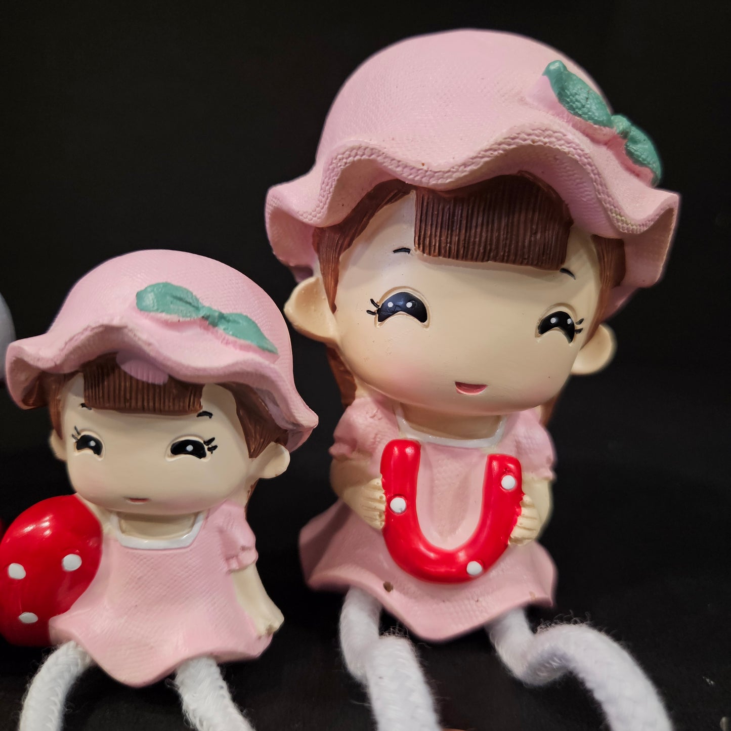 Cartoon Resin Outseam 4pieces set family Hanging Feet Doll Home Wall Decoration