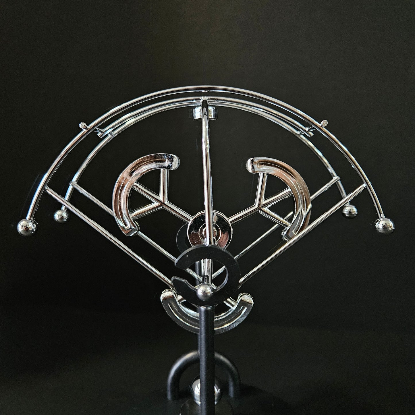 Amazing Orbital Revolving Gadget Perpetual Motion Desk Art Toy Office Decor