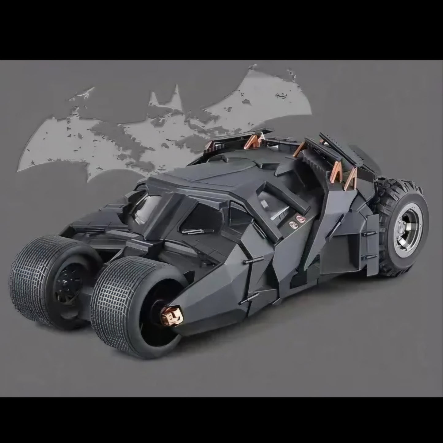 Alloy Car Model DC The Dark Knight Trilogy Batman 1:24 Batmobile Tumbler Alloy Die-Cast Model Car – Sound, Light & Spray Effects