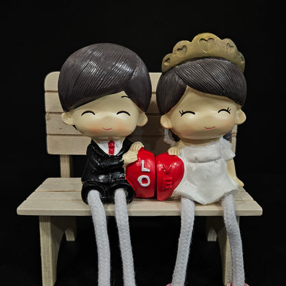 The Modern Soul love Special Cute   couple on wooden bench
