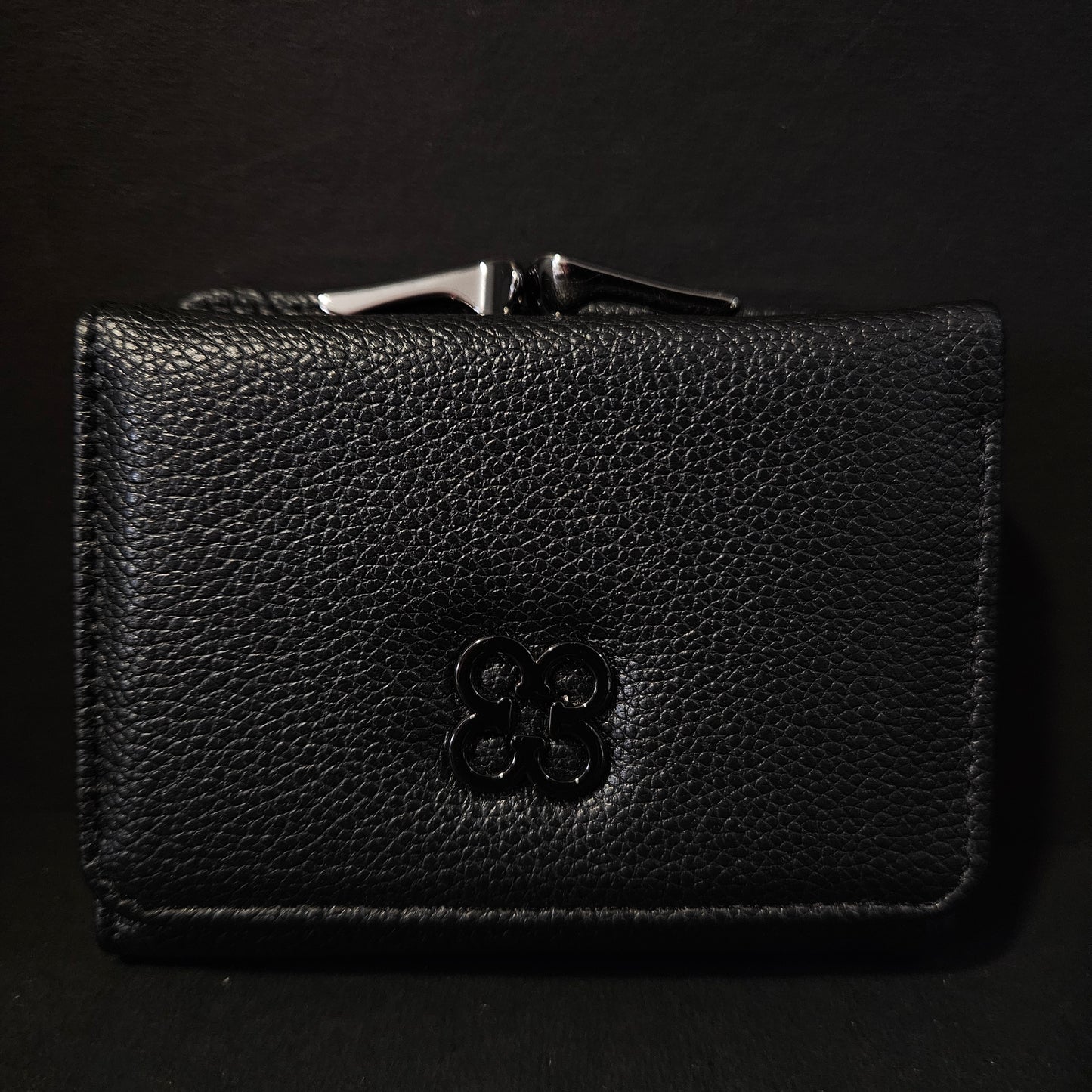 Leather Thin Slim Wallets for Women with magnetic Button
