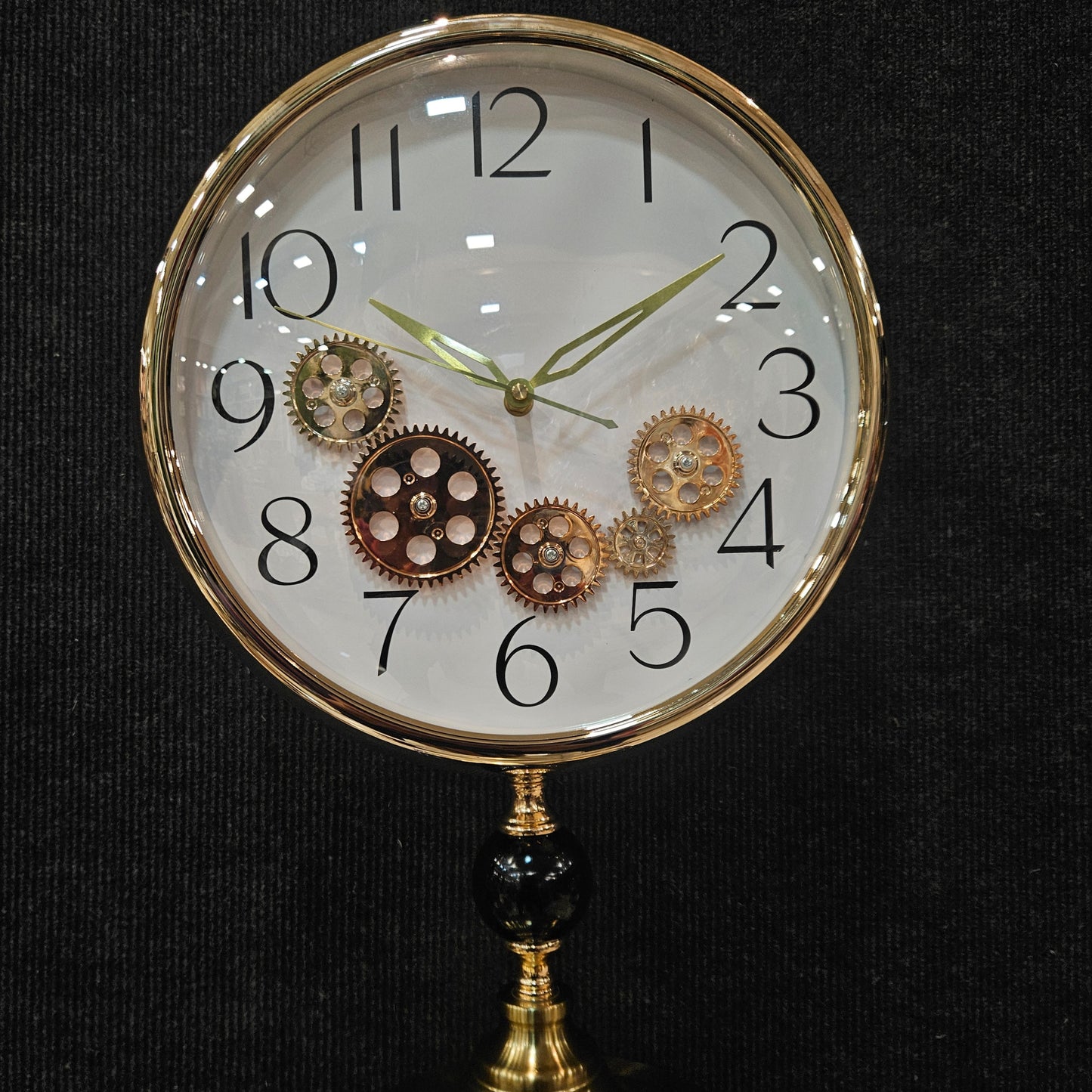 Silent Sweep Noiseless Technology Analog Wall Clock with gears Metal Golden 3D Numbers
