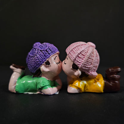 Decorative Miniature Romantic Love Kissing Couple Showpiece Decoration Items Birthday Wedding Gift for Husband Wife