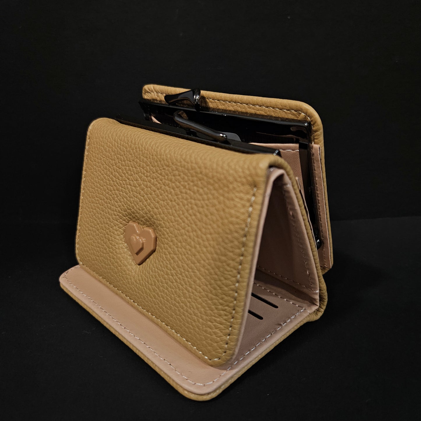 Cute heart puse for women's with multiple cash carry slots & cards holding slots easy to portable pocket wallet for women