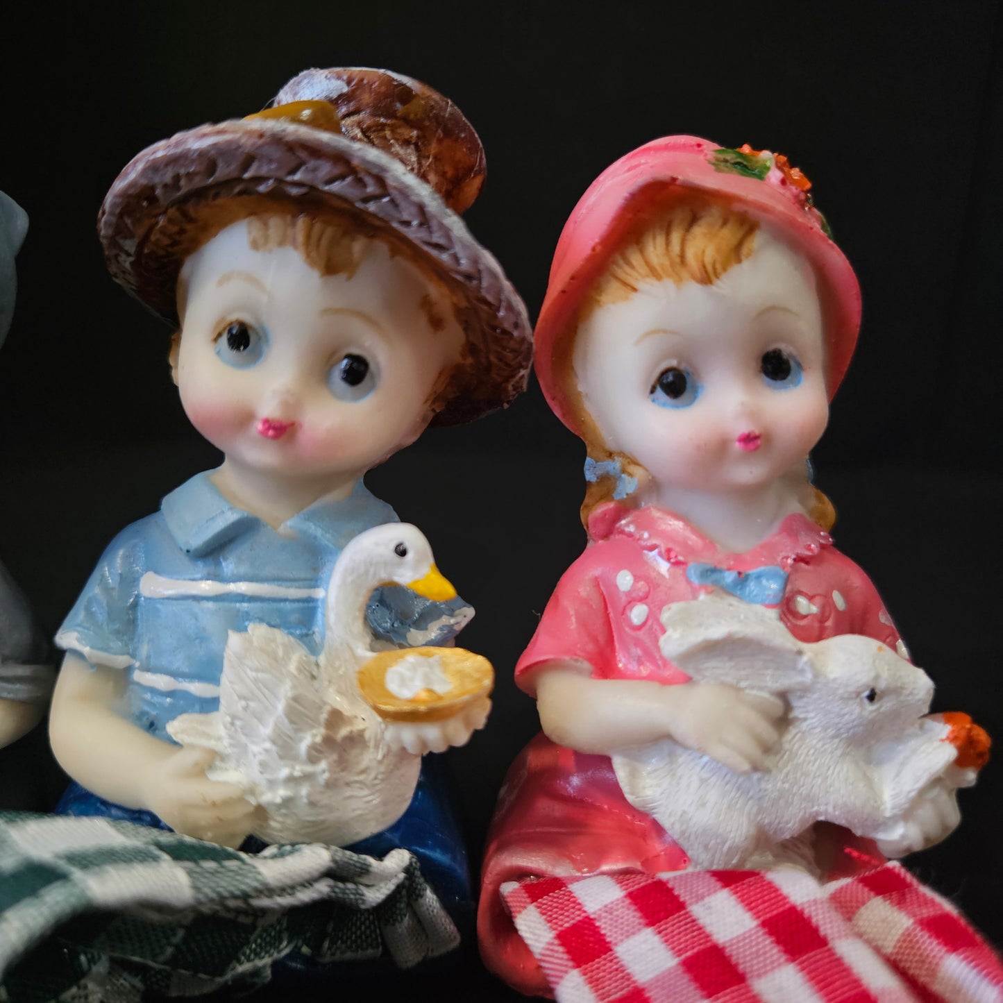 Set of 4 Kids Love couple Statue - Handicraft Decorative Home Interior & Table Decor Figurine / Marriage Wedding Anniversary Antique Gift item Decorative Showpiece