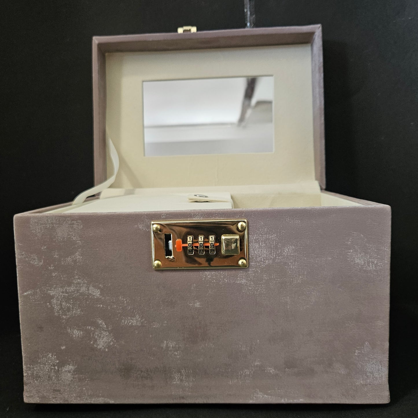 Jewellery Box For Women,Portable Travel Jewellery Organiser Box Small Jewellery Box Organiser For Ring,Earrings & Bracelet with number locking