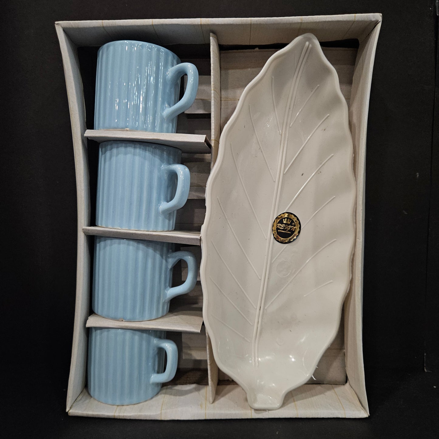 Reign Happy Club 4+1 pieces Ceramic cups & 1 leaf Shaped Snacks platter set for Return gifting purpose