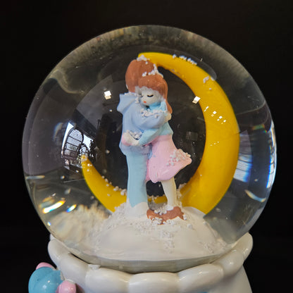 Lighting moon & Couple Statue Boy And Girl Idol In Circular Crystal Valentine Gift