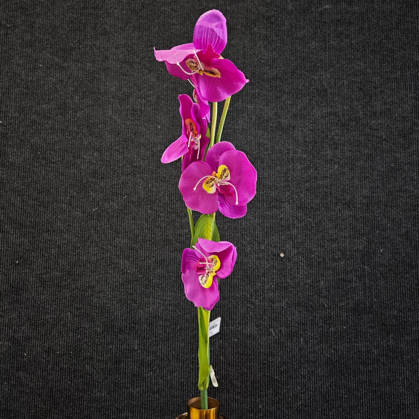 Artificial banquet Lily floweral stick to bring attractive elegant look to your home & Office