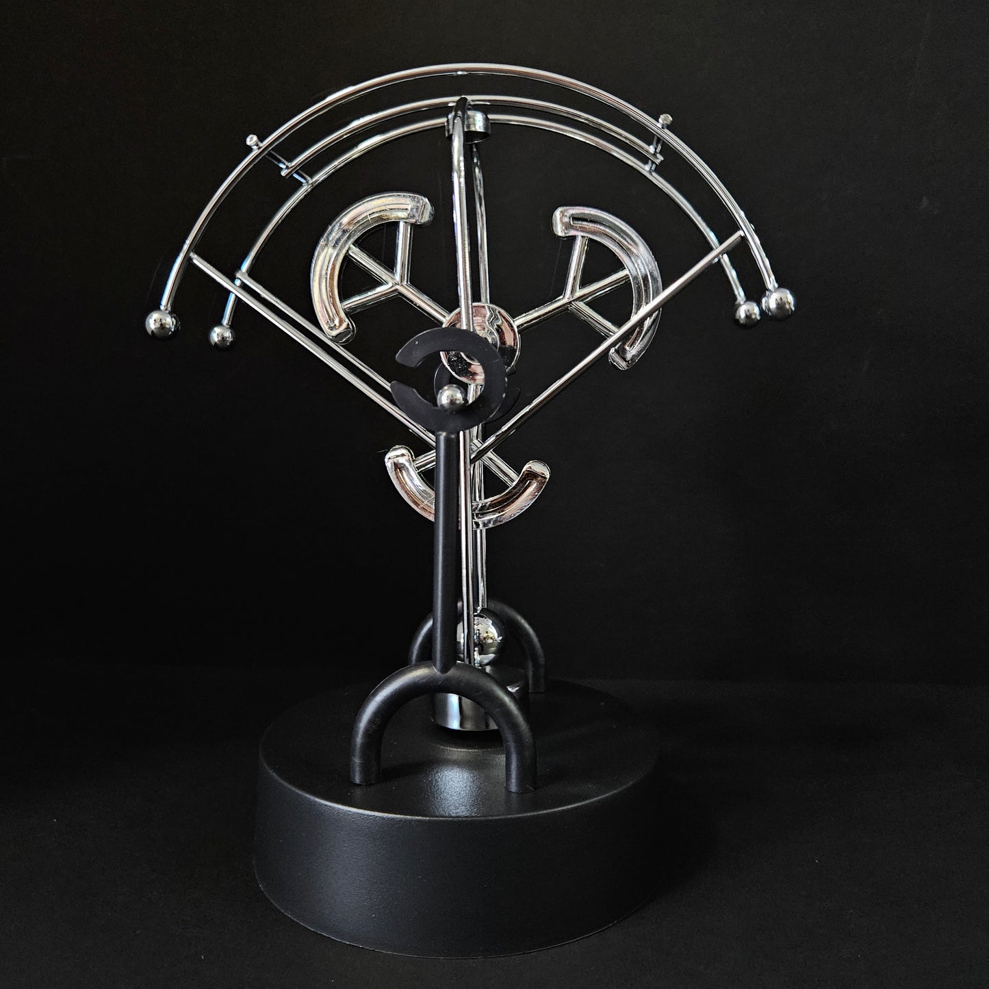Amazing Orbital Revolving Gadget Perpetual Motion Desk Art Toy Office Decor