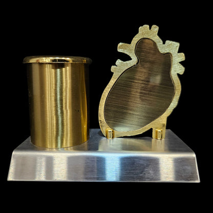 Metal Golden Heart Pen Stand,with Heart 3D heart for Doctor's Table
