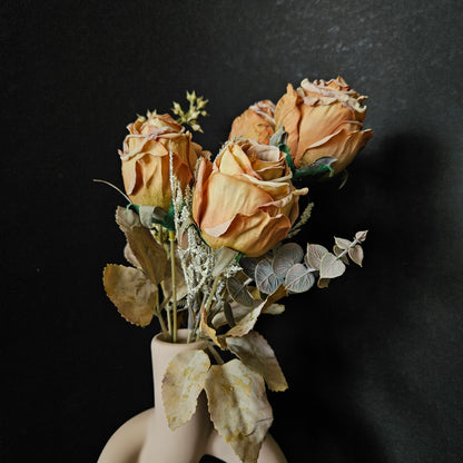 Artificial Dried Finish Rose Floweral Bunch to bring elegant look to your office & home