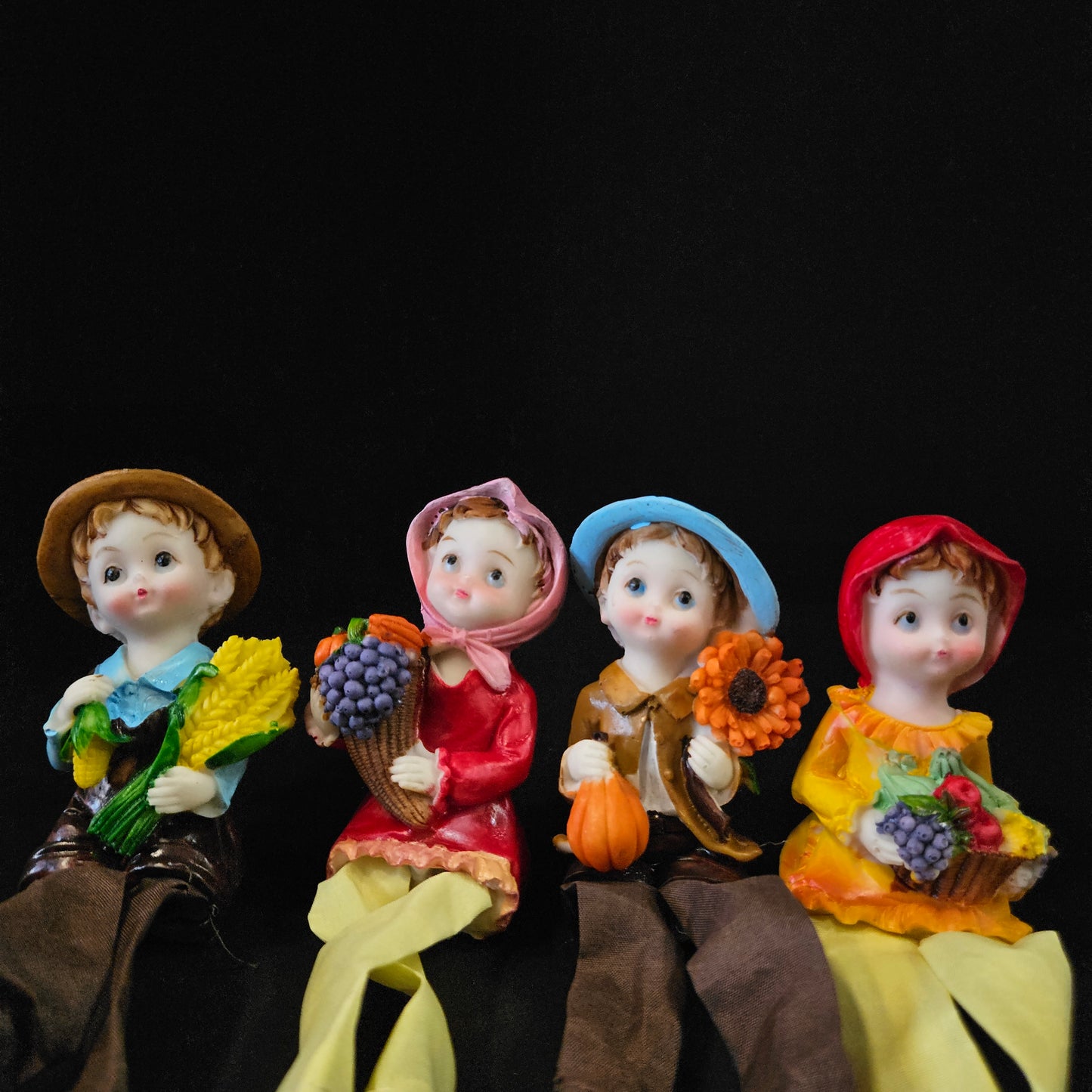 Set of 4 Kids Love couple Statue - Handicraft Decorative Home Interior & Table Decor Figurine / Marriage Wedding Anniversary Antique Gift item Decorative Showpiece