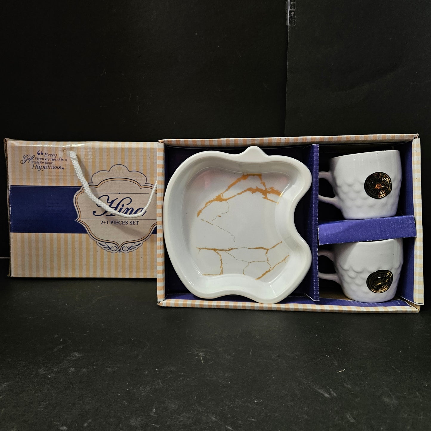 Hina 2+1 Ceramic tea cups & apple shaped platter perfect for Return gifting