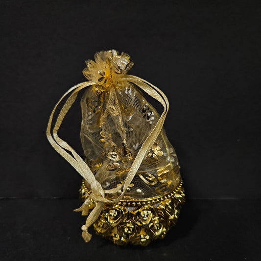 cute little roses designed basket for chocolate gift hamper