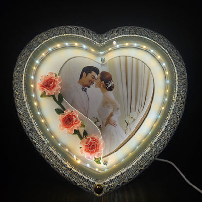 Photo Frame with Pearl Brooch Decoration, USB Powered, Heart-Shaped Pink Border, Modern Digital Display