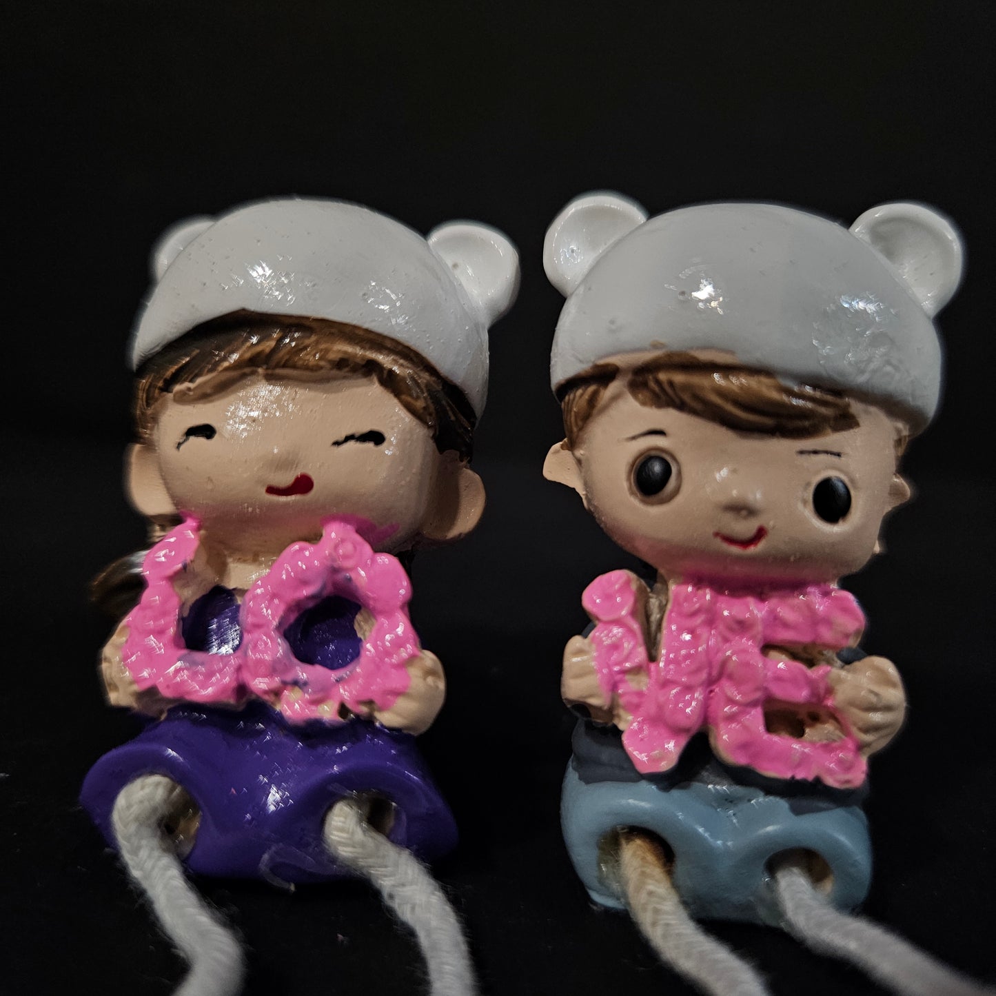 Decorative Miniature Romantic Love Kissing Couple Showpiece Decoration Items Birthday Wedding Gift for Husband Wife