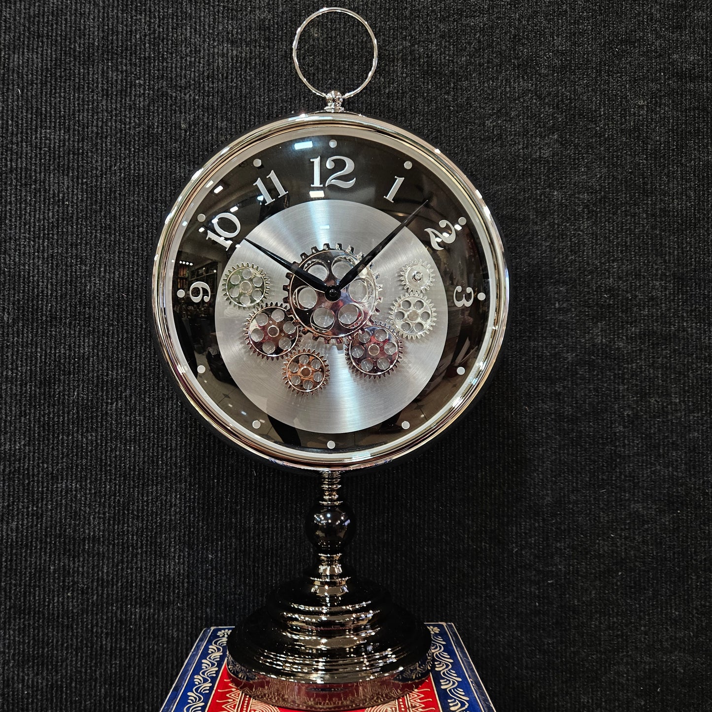 Silent Sweep Noiseless Technology Analog Clock with gears Metal Golden 3D Numbers