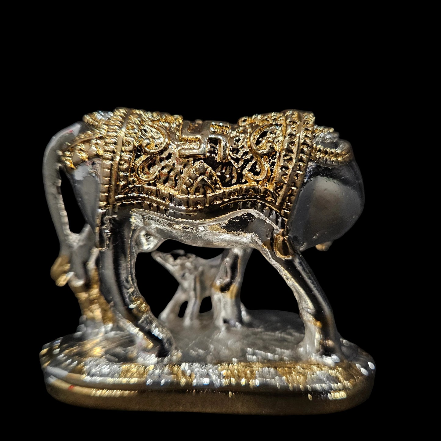 Kamdhenu Cow with Calf for Gold & Silver Plated | Home Decor | Gaay Bachda Cow and Calf for Vastu | Positive Energy | Wealth