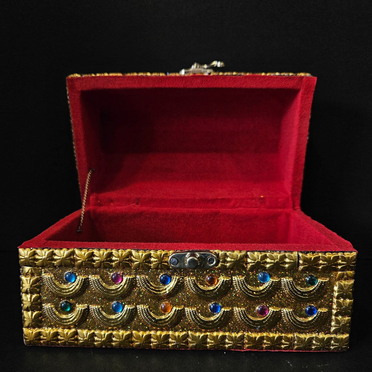 Decorative gems studded velvet tomb shaped- lock jewellery & Gift Box