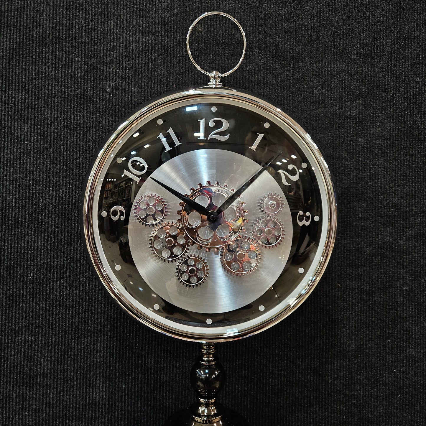 Silent Sweep Noiseless Technology Analog Clock with gears Metal Golden 3D Numbers