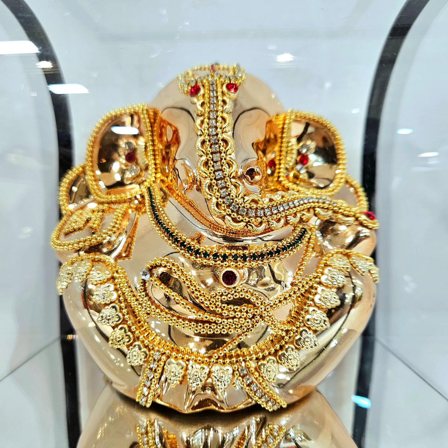 Imported 24carat Gold Plated Cabin Idol with stones Decorated of Ganesha with Full Decorate for Puja Room Or Home Decor