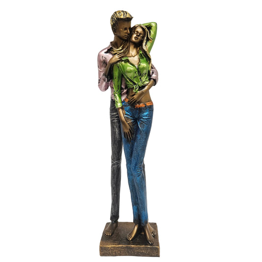 Antique-style resin figurine depicts a romantic couple in a hug,Showpiece Figurine home decoration or gifting