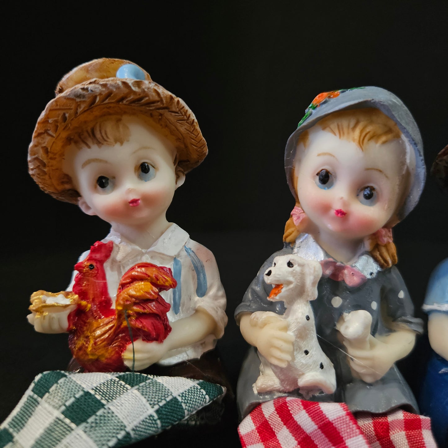 Set of 4 Kids Love couple Statue - Handicraft Decorative Home Interior & Table Decor Figurine / Marriage Wedding Anniversary Antique Gift item Decorative Showpiece