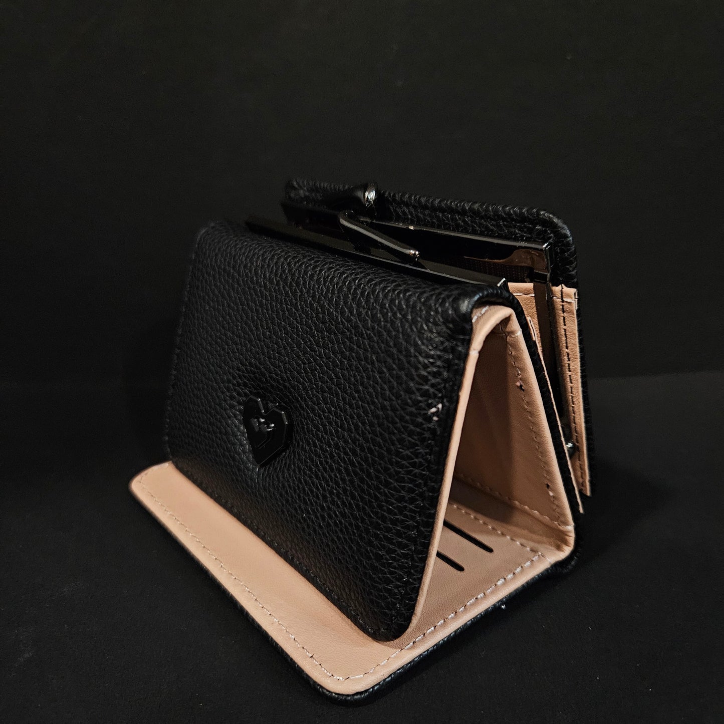 Cute heart puse for women's with multiple cash carry slots & cards holding slots easy to portable pocket wallet for women