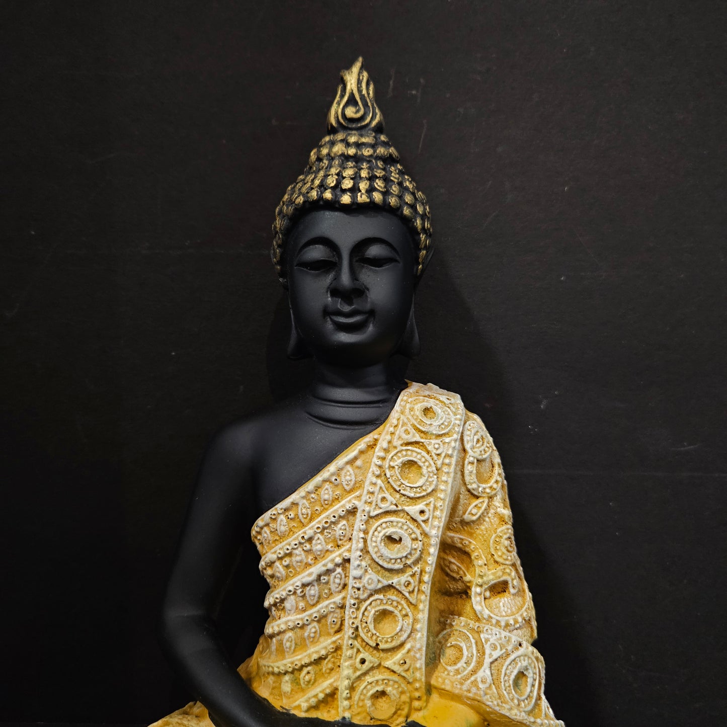 Handicrafts Meditating Buddha Polyresine statue Showpiece Figurine