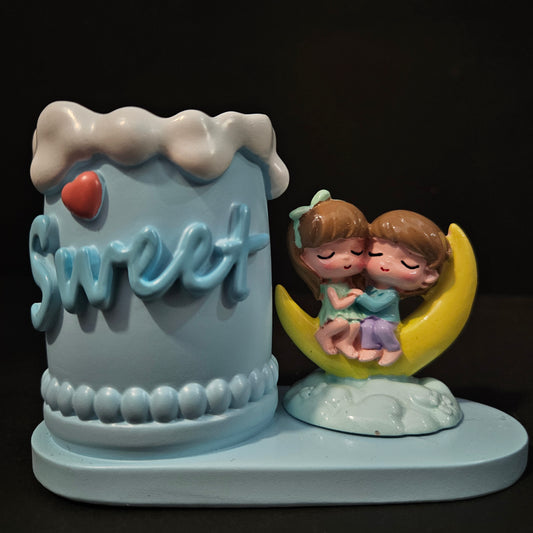 Sweet Pen Stand with couples resting on moon Valentine Gift for Girlfriend Boyfriend Wife Husband-Romantic Couple Miniature Statue Decorative Showpiece