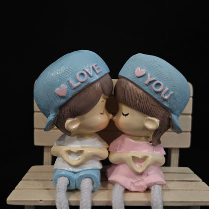 The Modern Soul Valentine Special Cute   couple on wooden bench